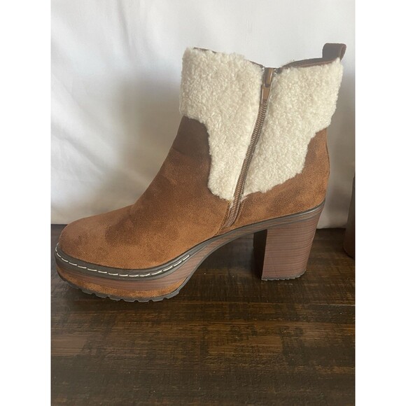 Pierre Dumas Women’s Brown Faux Suede Sherpa Lined Platform Heel Ankle Boots 9 - Picture 8 of 10